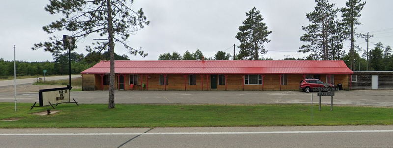 All Seasons Motel - 2022 Street View (newer photo)